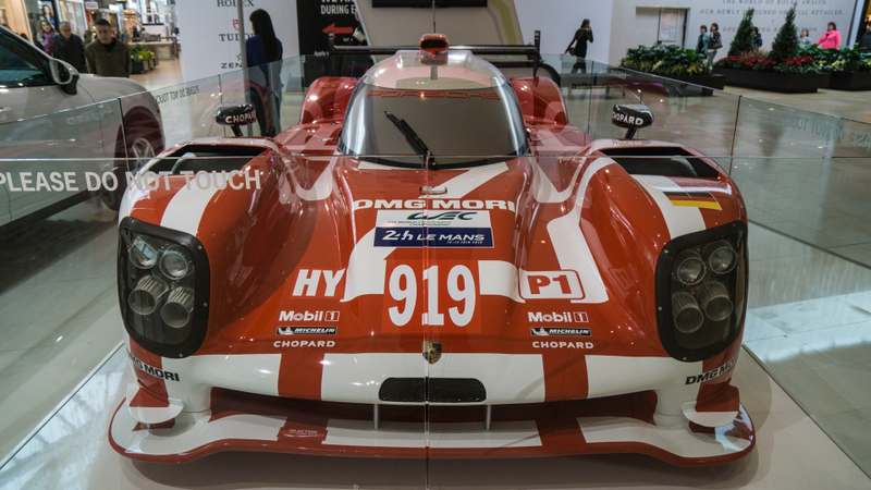 Illustration for article titled The Time Porsche Parked a 919 Inside a Mall